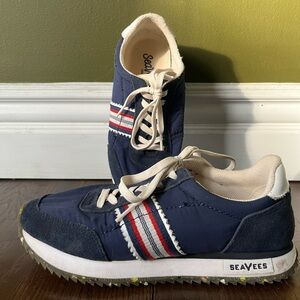 Seavees Royal Runner women’s size 8.5 navy sporty sneaker